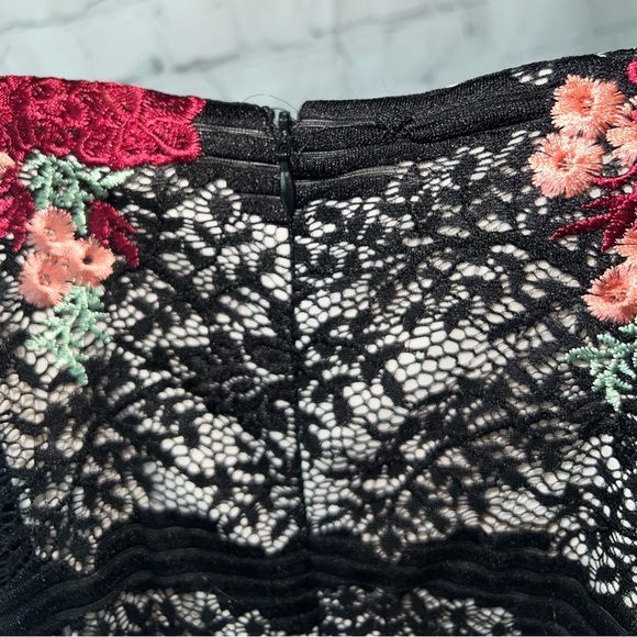 Venus Black, Red & Pink floral dress size 6 - Picture 13 of 16